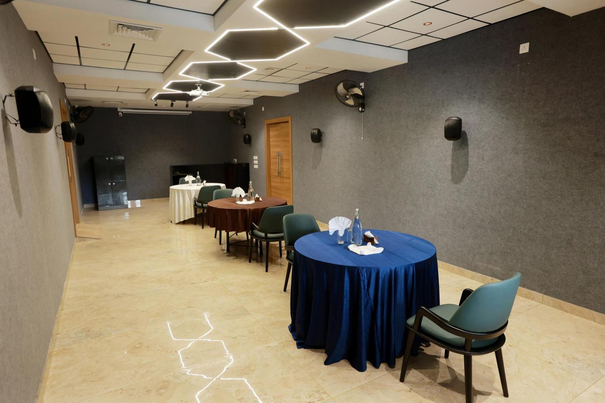 Cmk Habitat Centre Hotel Kochi Kültér fotó